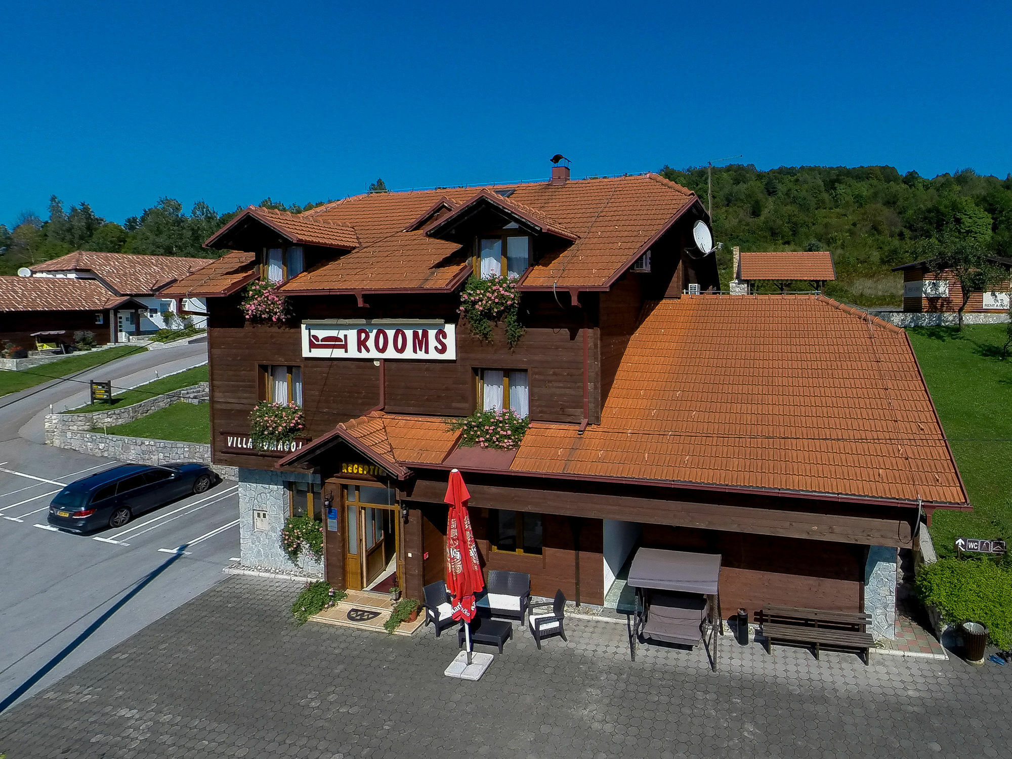旅游中心马可酒店 拉科维察 外观 照片